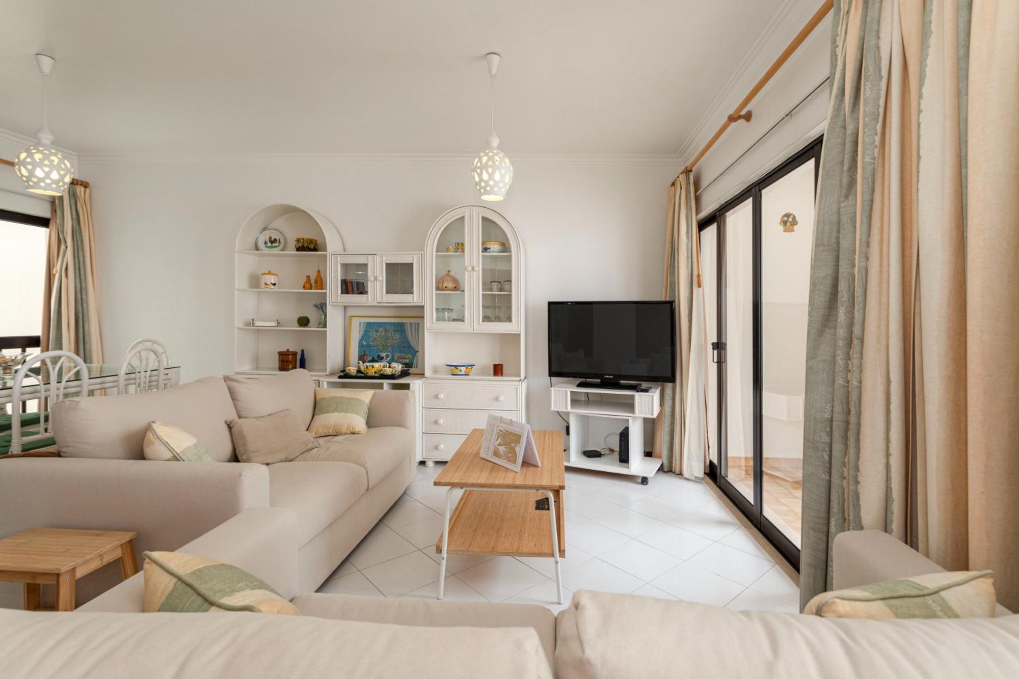 Centralgarve - Great, Bright 2-bedroom Flat In The Center Of -topazio Apartment *